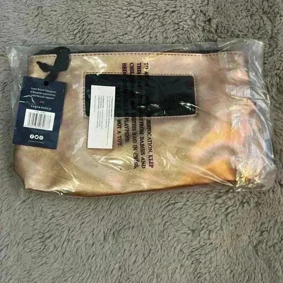 NWT Apatchy London large makeup bag with patches - Picture 3 of 6